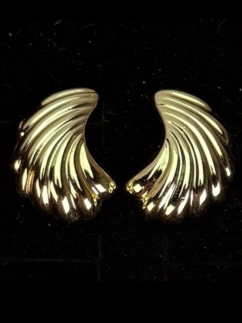 Vintage weighted Goldtone open swirl pierced Earrings